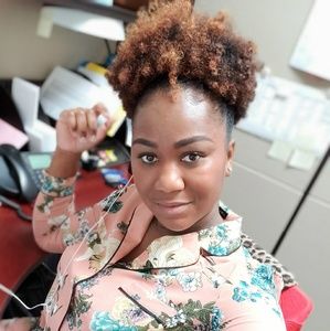 Meet your Posher, Ateka